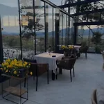 Valentina Castle Bed & Breakfast 4*