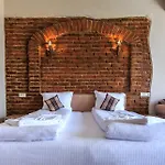Valentina Castle Bed & Breakfast