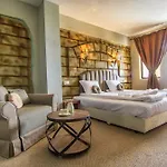 Valentina Castle Bed & Breakfast 4*