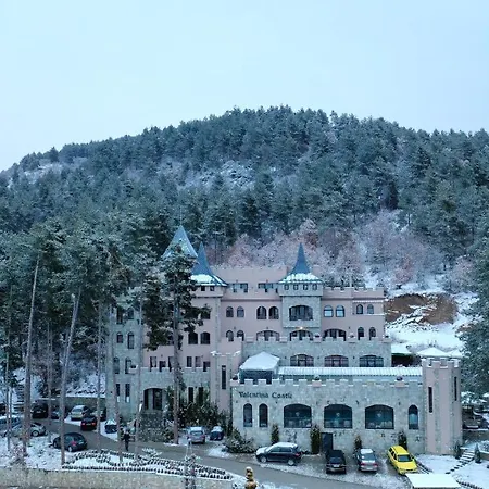 Valentina Castle Bed & Breakfast 4*