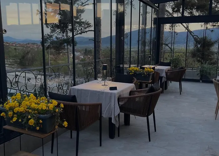 Valentina Castle Bed & Breakfast 4*